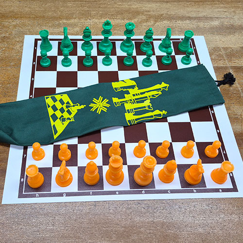 CHESS MEN, SUPERIOR BOARD & BAG